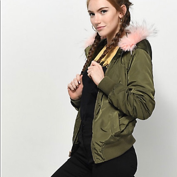 🆕 Olive Fur Hooded Bomber Jacket from Angel Kiss. - Picture 2 of 9